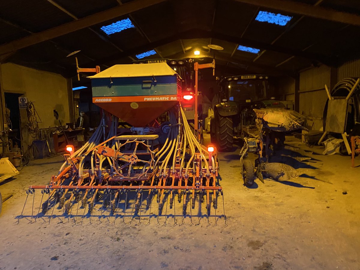 Must have been one of the best December days for drilling- we certainly need it after potatoes this year- hopefully wrap it up tomorrow. Just got to keep those pesky rooks at bay.
