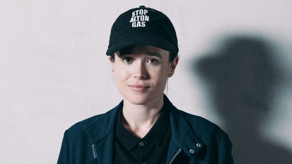 KitschMixTweets's tweet photo. Oscar-Nominated Elliot Page, Start of ‘Juno’ and ‘Umbrella Academy’, Comes Out as Transgender https://t.co/PjzyvSiXIR https://t.co/yzRPfEgTvT