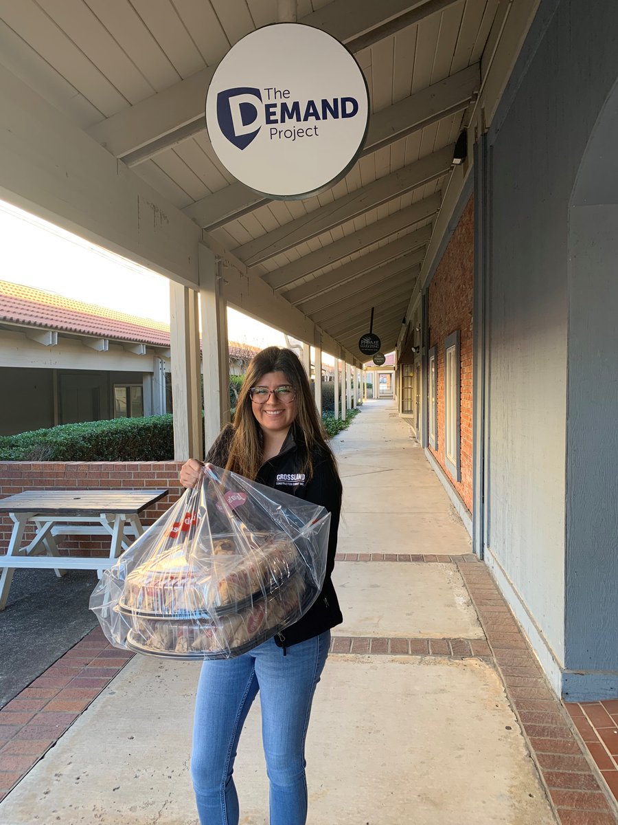Crossland_Inc's tweet photo. This morning Fernanda and Delissa with our #TulsaDivision delivered Jason’s Deli breakfast to The Demand Project. Thank you to The Demand Project for everything you are doing in helping keep our Tulsa community safe! Breakfast is the least we could on this #GivingTuesday . https://t.co/WU3GfbVZa9