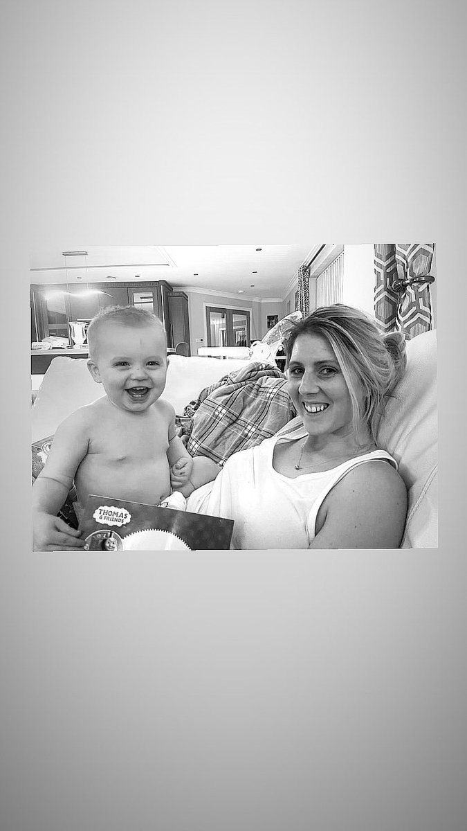 LucyJones31's tweet photo. 💙💙 https://t.co/A2BrnLd41j