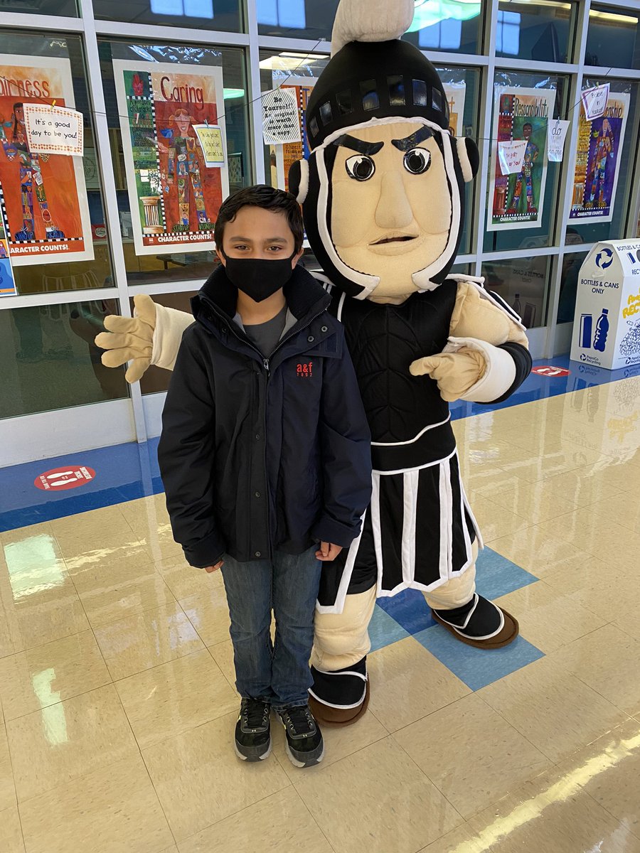 Ledesmafam09's tweet photo. TY @NISDGarcia for finding a SAFE way for this @NISDKuentz Coyote & ALL future Gladiators to tour their future school & see the opportunities that await them! Your efforts , hard work & creativity are so very appreciated! @RootEdSA https://t.co/tBnIfw5p9H