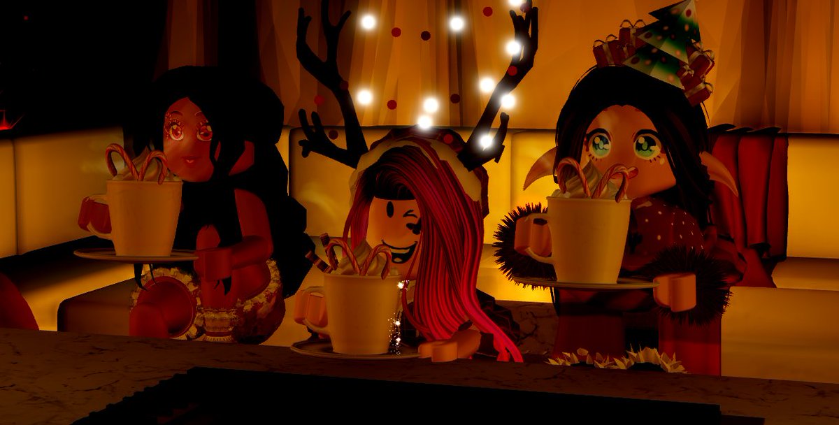 Mafalda3p0rbx's tweet photo. ✨Are u feeling the Xmas Vibes yet?😼❤️

@CutieflamesRBLX @aestheticalliq1 

#rhtc #royalehigh #rhwinter #Roblox https://t.co/PdbRnD2XEj