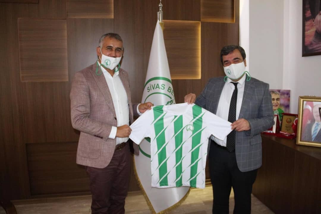 _hakangnc_'s tweet photo. Sivas Bilim ve Teknoloji Üniversitesi Rektörü Prof. Dr. Mehmet Kul 'a ziyaretleri için teşekkür ederiz. https://t.co/0vJcp0xLPI
