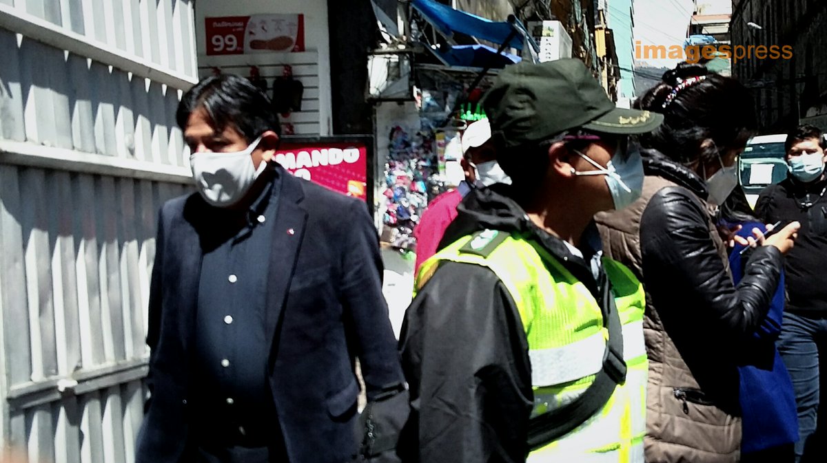 ipressimages's tweet photo. El vicepresidente de #Bolivia David Choquehuanca, con la sencillez que le caracteriza, fue captado por #imagespress en la calle Potosí, cuando se dirigía a su oficina.
@LaramaDavid @VPEP_Bol
#LaPaz
#𝐢𝐦𝐚𝐠𝐞𝐬𝐩𝐫𝐞𝐬𝐬 ᴩʜᴏᴛᴏ | ɴᴏᴛᴇ | ᴩʀᴇꜱꜱ https://t.co/4BtKLmZxAz