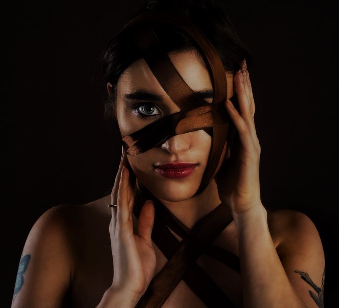 DECEMBER IS HERE!! :D  ..tried to wrap some  gifts.. didn't go as planned..  - - #model #Christmas #holiday<a href="/tag/model"class="tags"><span>#model</span></a><a href="/tag/hot"class="tags"><span>#hot</span></a><a href="/tag/gamer"class="tags"><span>#gamer</span></a><a href="/tag/babe"class="tags"><span>#babe</span></a><a href="/tag/holiday"class="tags"><span>#holiday</span></a><a href="/tag/gamergirl"class="tags"><span>#gamergirl</span></a><a href="/tag/christmas"class="tags"><span>#christmas</span></a>