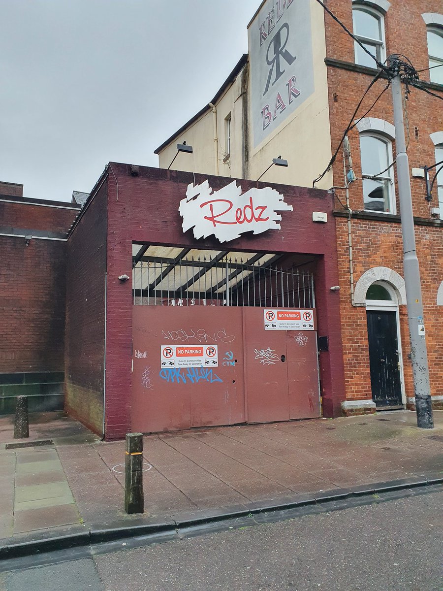 this is a longterm vacancy casualtyno idea what Redz was like as a bar/night club but its sad to see it underutilised for so long in Cork city centre No.197  #economy  #regeneration  #wellbeing