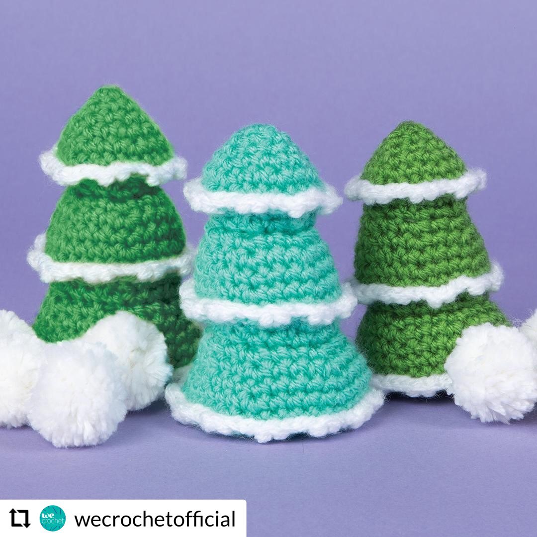 HandmadeChrissy's tweet photo. It’s officially December, have you started your Christmas gifts yet?😬

I have so many new Christmas patterns to share with you, and they’re all quick stitches (crochet AND cross-stitch) so you still have time to add them to your list! 🎄💕

First up...https://t.co/CqLkIlfsaV https://t.co/vkjs8EdYvE