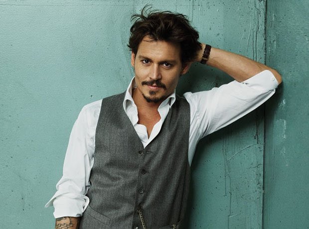 I’ve seen everyone a little down on here lately, so here’s a thread of Johnny Depp smiling for you all :) please add.  #JusticeForJohnnyDepp