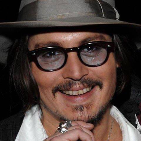 I’ve seen everyone a little down on here lately, so here’s a thread of Johnny Depp smiling for you all :) please add.  #JusticeForJohnnyDepp
