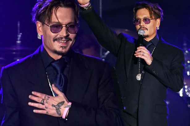 I’ve seen everyone a little down on here lately, so here’s a thread of Johnny Depp smiling for you all :) please add.  #JusticeForJohnnyDepp