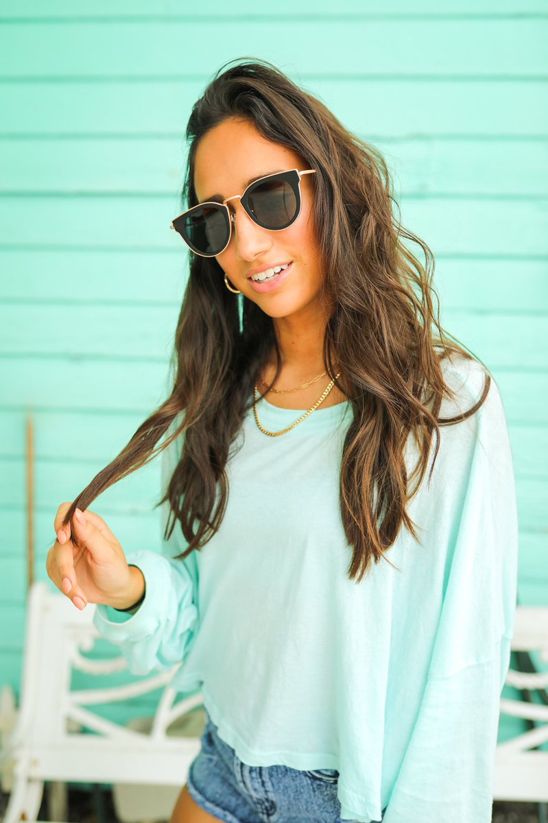 Sweater weather in Florida 🥶 #angelinas #woodroze #outrunthesun