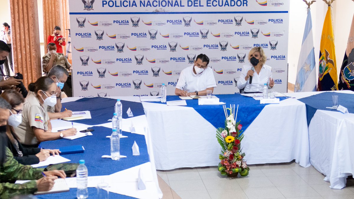 espol's tweet photo. Aportando soluciones desde la ciencia y la tecnología, #ESPOL trabajará con el Ministerio de Gobierno, el Municipio de Guayaquil, la Gobernación del Guayas y otras instituciones para reducir el impacto de la inseguridad en la ciudad. 

Conoce cómo: https://t.co/GKTmisT0Vp https://t.co/o16HKzf3zX