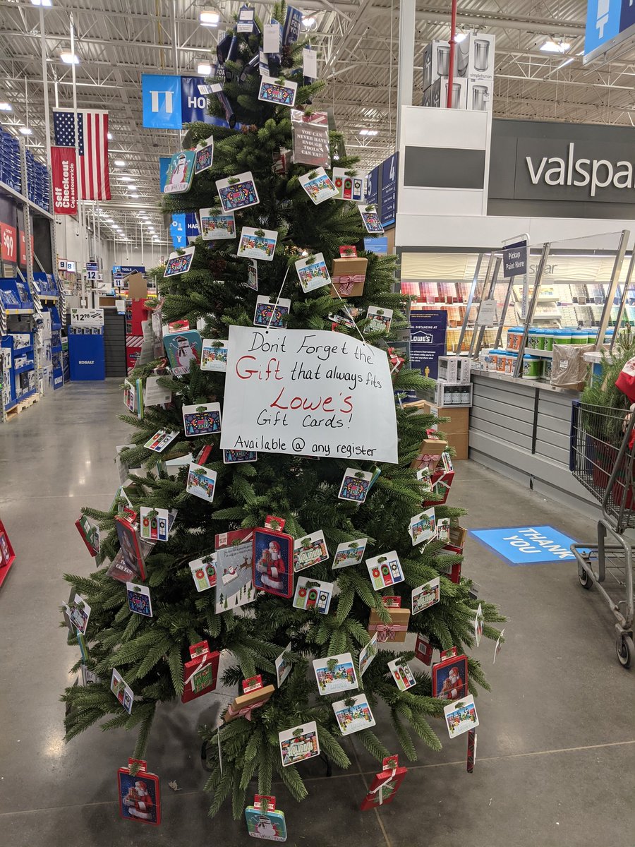 Fishon2612's tweet photo. We won't let you forget! We have your back! The gift that fits!  #giftcards #holidays #dontforget #frontendrockstars #giftcardtree #riverhead @aaronbsolomon https://t.co/mDO68RNS8c