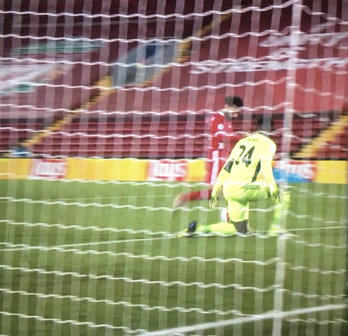 I’m gutted for  #Onana one misjudged cross will likely make all the headlines but this 1v1 save was class.He does so well to keep deep until  #Salah gets close enough to goal that he can effect the ball & then he executes a lovely block which forces  #Salah to “just hit it at him”