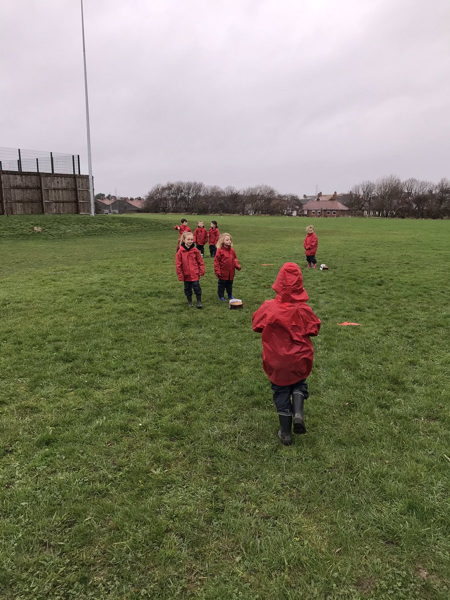 MrsBatemanFS's tweet image. Year 1 have been exploring puddles, maps, compasses and binoculars this week. @UnityBlackpool @NatureFSchools