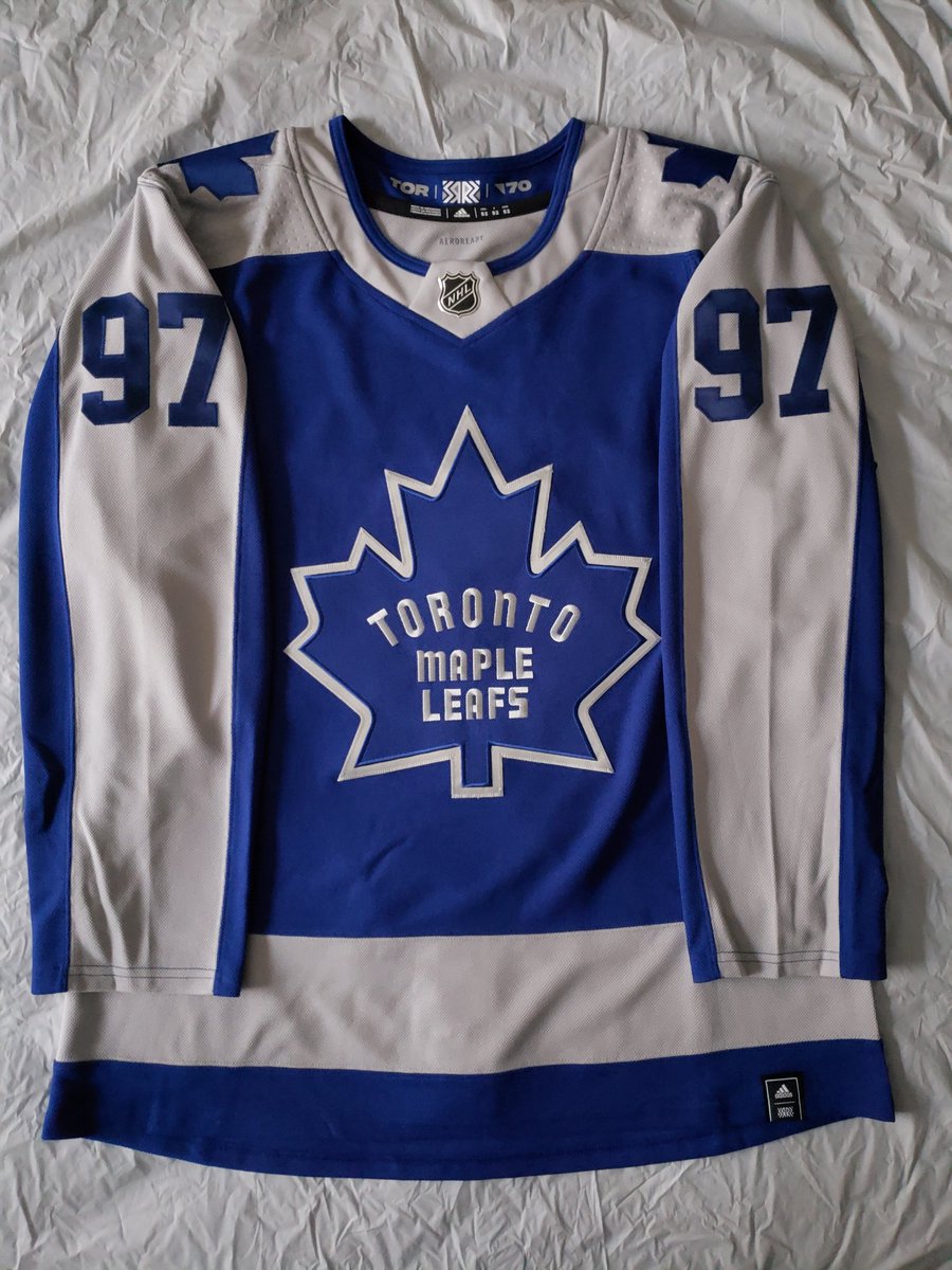 Cody_Reid's tweet image. What a beauty 😍 thanks to @ShopRSApparel for the blank jersey and thank you @SportsLettering for the quick customization turn around time @MapleLeafs