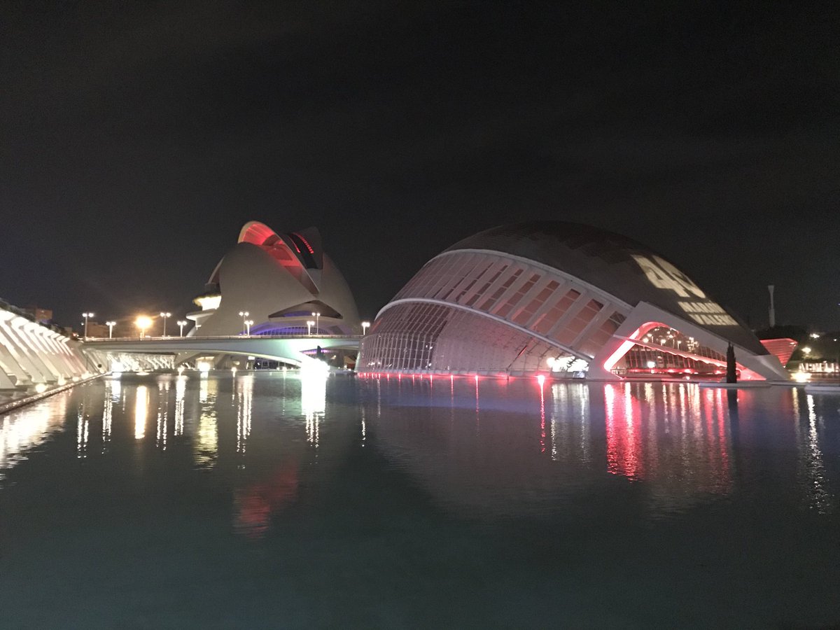 #DiaMundialDelSida2020 Valencia, la CAC, se viste de rojo en homenaje al día mundial del Sida