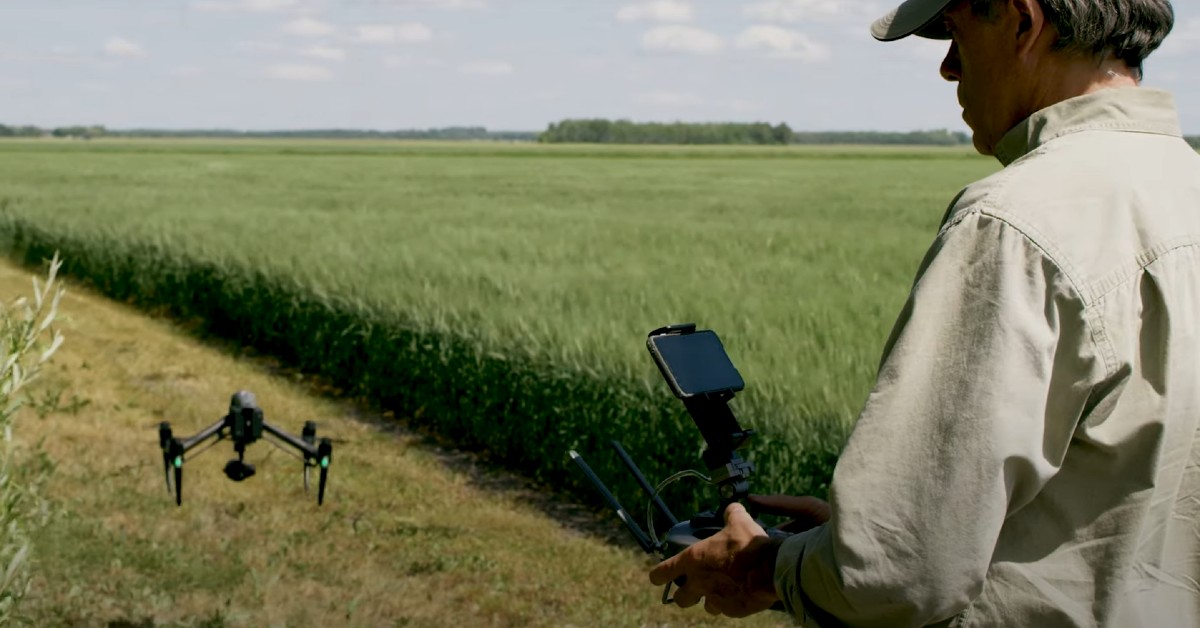 TELUS_AGCG's tweet photo. We're investing $1M in the @OldsCollege #SmartFarm to support the development and acceleration of technology into the global food #ValueChain 💚 Learn more: https://t.co/djV8u7oKvZ https://t.co/Exzrc4kOVw
