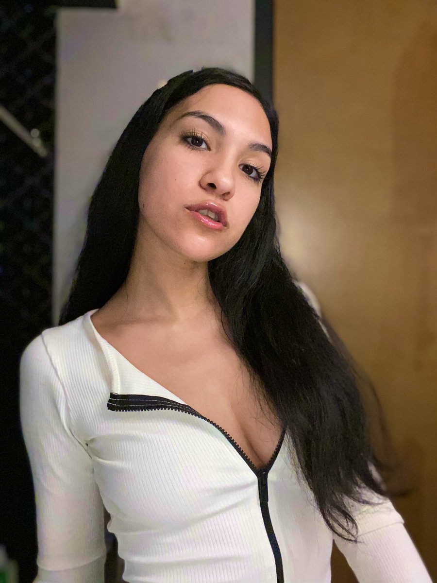 princesadelilah's tweet photo. You get lost in my eyes every single time.

This is the way it was meant to be for U/us. ✨🖤👑

•findom femdom findomme finD• https://t.co/Cb6RNY21oU