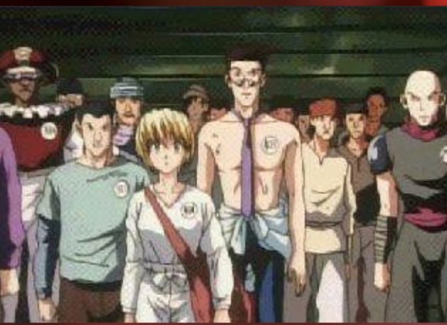 On peut voir ici que Kurapika, dans l’animé de 1999 possède une poitrine et plusieurs ont même témoigné qu’il ressemblait plus à une fille qu’à un garçon