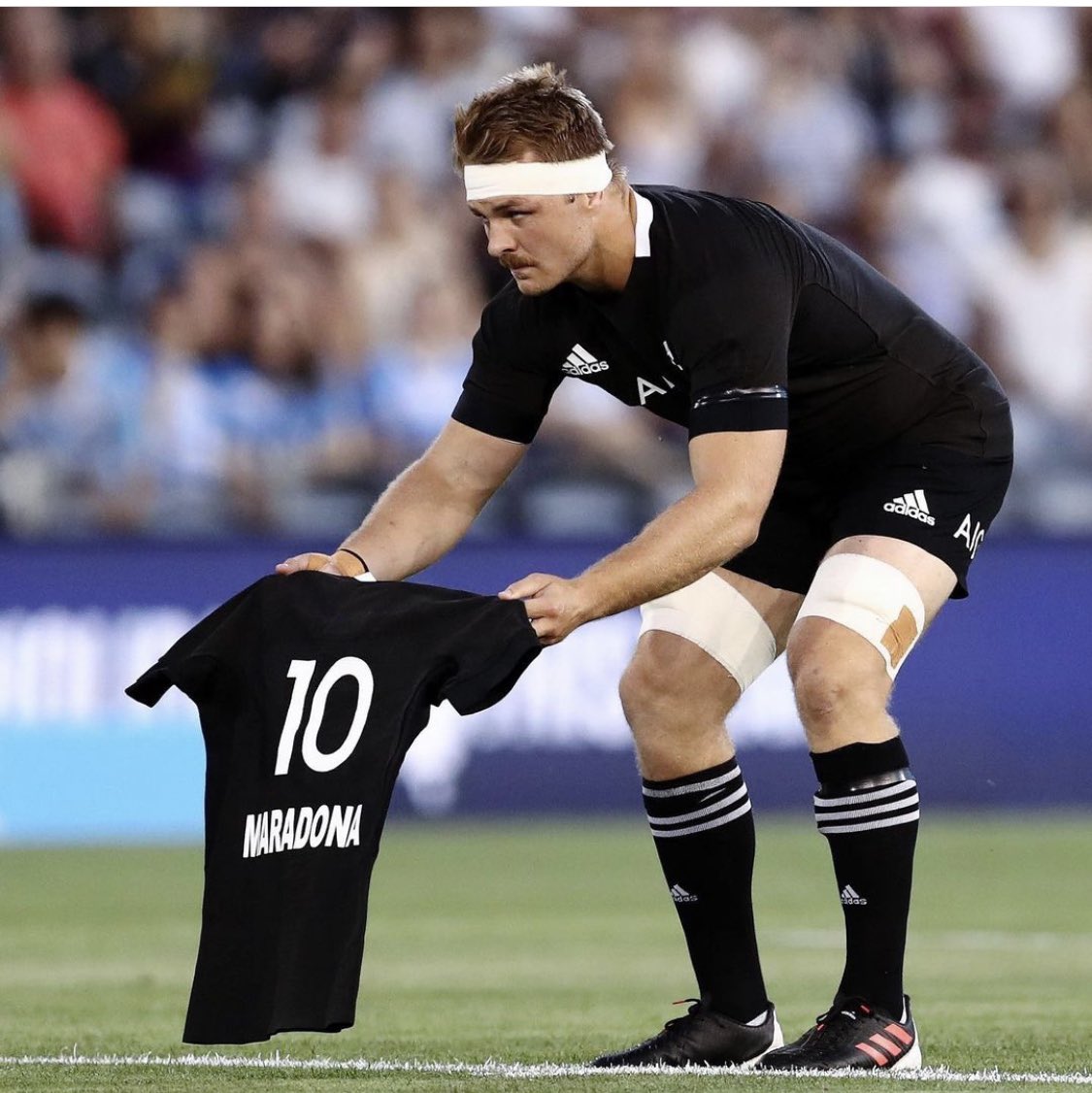 Dr Dave Alred MBE (@dave_alred) on Twitter photo There are moments that sit with tradition, emotions, empathy and total respect. This was one such moment - a class act <a href="/adidasUK/">adidas UK</a> <a href="/SchoolofKicking/">School of Kicking</a> @DairMagazine <a href="/AllBlacks/">All Blacks</a> There are moments that sit with tradition, emotions, empathy and total respect. This was one such moment - a class act <a href="/adidasUK/">adidas UK</a> <a href="/SchoolofKicking/">School of Kicking</a> @DairMagazine <a href="/AllBlacks/">All Blacks</a>