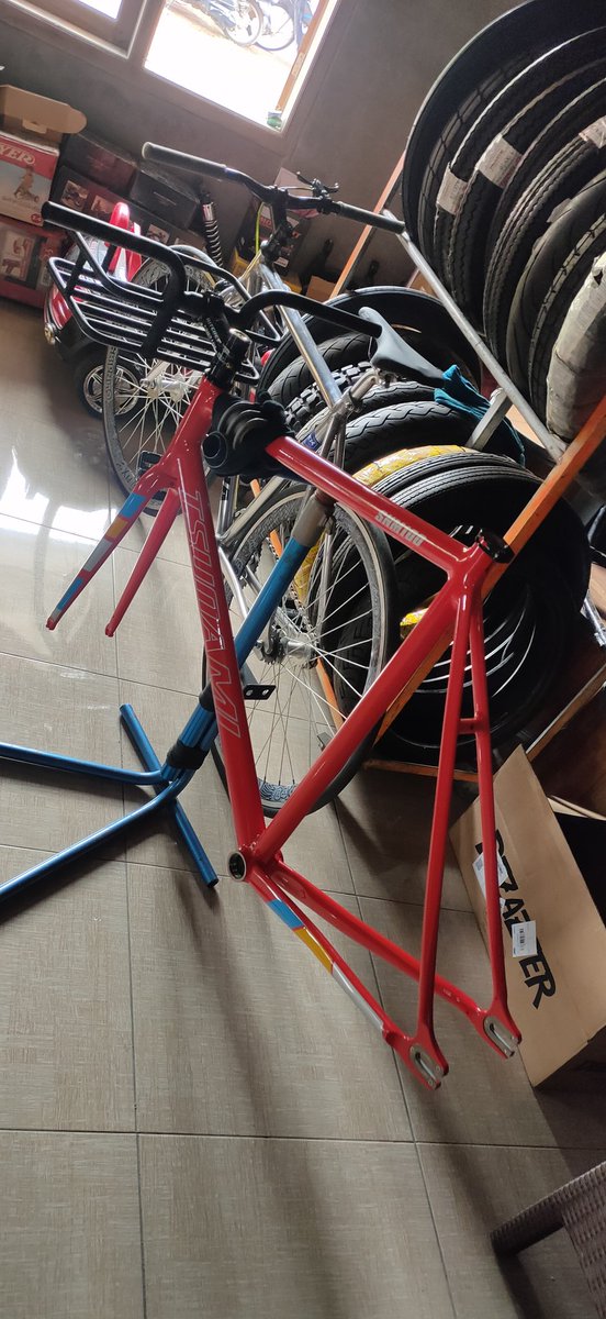 Touzcka's tweet photo. ForSale ... 
- Frameset Tsunami Size L
- Keranjang Stang Dezazter (New) Bonus Handgrip...

Frameset Pake Sebulan ... Stang Brand New Pake Ngeset Trus Copot Lagi

#fnfjb #fixedgear #tsunami #frameset https://t.co/WnPB6gvyox