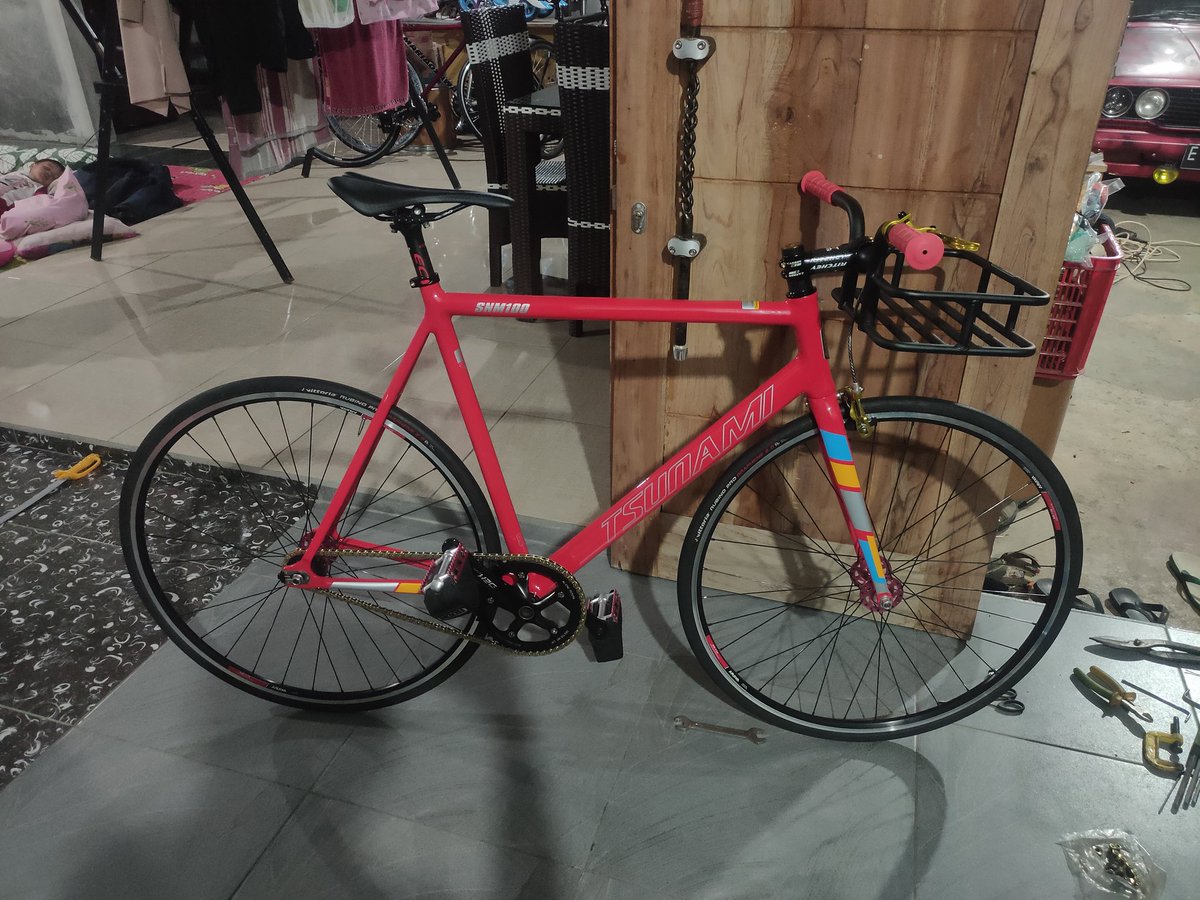 Touzcka's tweet photo. ForSale ... 
- Frameset Tsunami Size L
- Keranjang Stang Dezazter (New) Bonus Handgrip...

Frameset Pake Sebulan ... Stang Brand New Pake Ngeset Trus Copot Lagi

#fnfjb #fixedgear #tsunami #frameset https://t.co/WnPB6gvyox