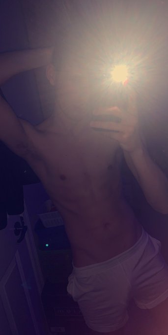 Some days I wanna go out and be a little whore but then I try to control myself 😈.... some of y&rsquo;all make<a href="/tag/helixbeachbums"class="tags"><span>#helixbeachbums</span></a>