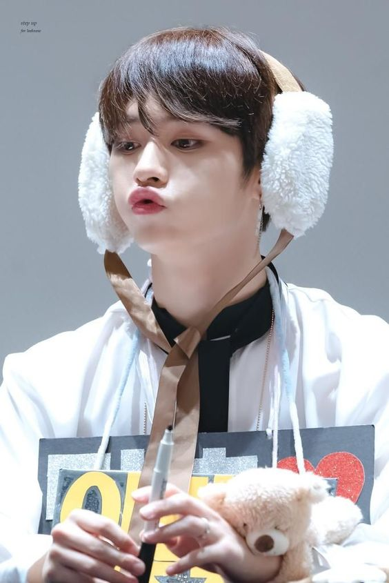  #LeeKnow went ⁿᵒᵒᵗ!