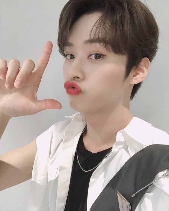  #LeeKnow went ⁿᵒᵒᵗ!