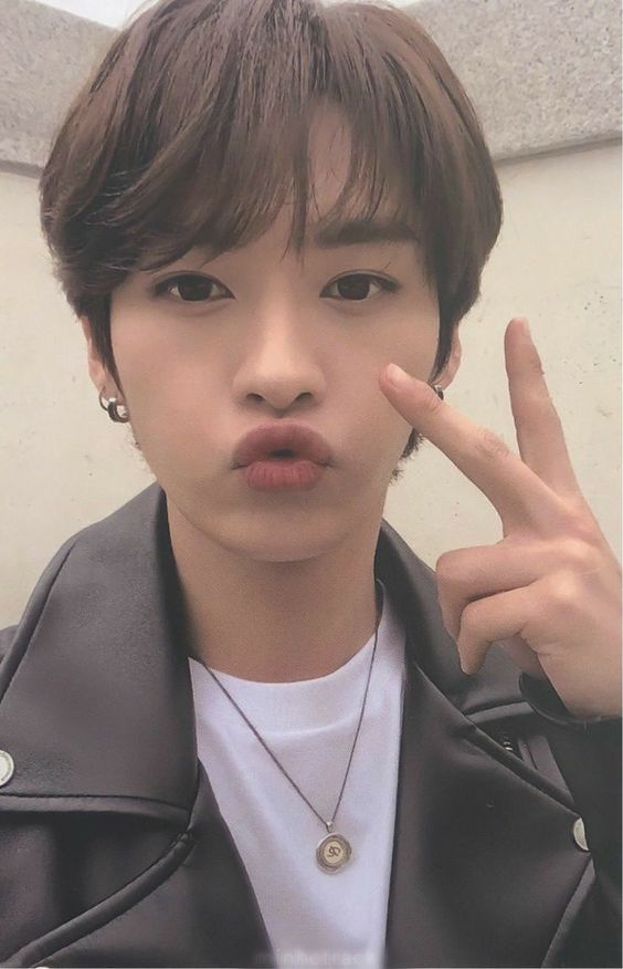  #LeeKnow went ⁿᵒᵒᵗ!