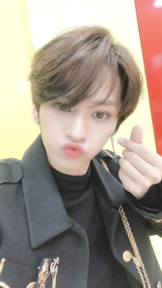  #LeeKnow went ⁿᵒᵒᵗ!