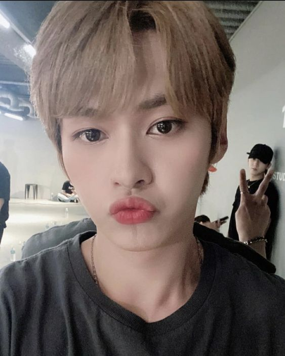  #LeeKnow went ⁿᵒᵒᵗ!