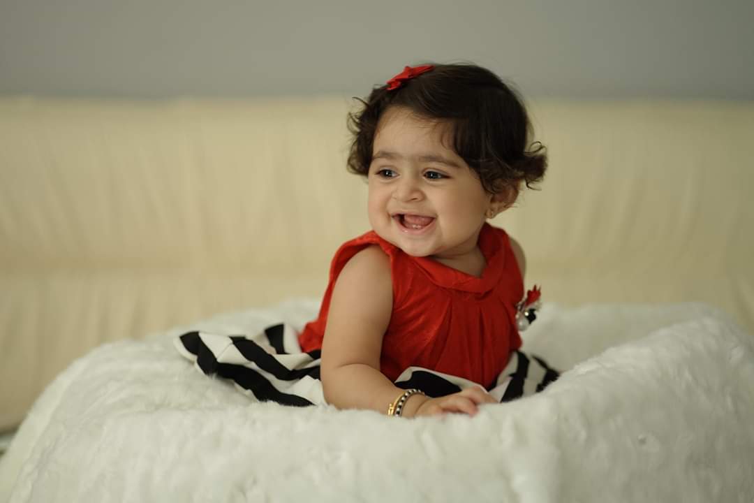 AyraYashFc's tweet photo. The 2nd Year of Your Life Was Full of Sweet Memories for Us.. The Only Girl who Rules the World of Rocking Star YASH BOSS❤️

Happy Birthday AYRA YASH♥️

@TheNameIsYash #HBDAyraYash https://t.co/sPukI7CSCQ