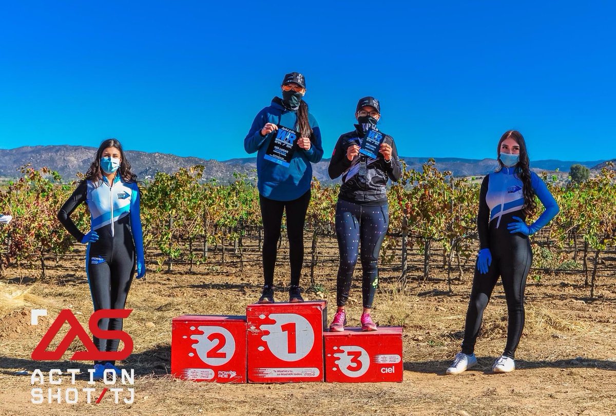 WineRunnersMex's tweet photo. DISTANCIA 5KM Femenil (Absoluto):
1er Lugar:# 87JEOVANA NAVARRETE   00:27:33
2do Lugar: # 27 MATILDE GUIZAR    00:33:26
3er Lugar: # 60 MARY PARRA     00:35:20
FELICIDADES!
Fotografia de Action Shot Tj, gracias. https://t.co/Guf7a8hUK4
