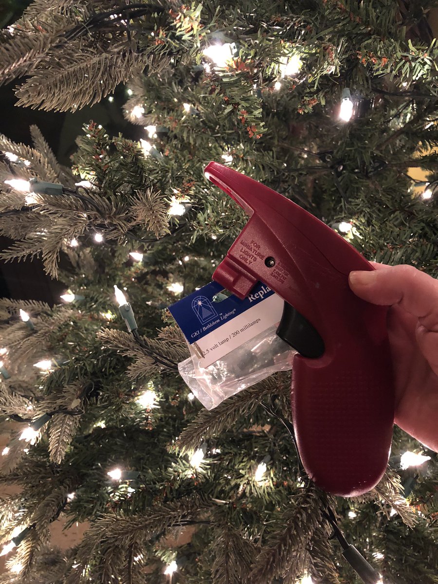kaya2915's tweet photo. I don’t know exactly how it works, but #LightKeeperPro keeps my 12 year old pre-lit tree 🌲 a-blaze year after year #BestYuleTool 👏🏻👏🏻👏🏻 Thank you @LightkeeperPro ! 😁 https://t.co/ksYnaHyKCr