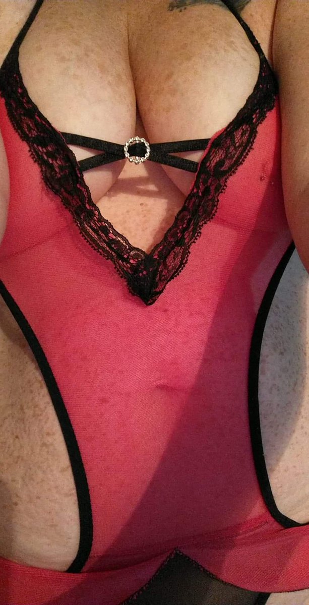 milf420juggz's tweet photo. I love smoking in my lingerie and doing photo shoots when it comes off 🥰🍑😉🔥🍑⭐💚🔞😜🤫 come check out my onlyfans to see what's underneath 😘 *link in bio* #onlyfansnewbie #onlyfanchick #baddie #chickswithtats #nipplerings #LinkInBio #milf #stoners #420babes #smokeweed https://t.co/APdagu98iE