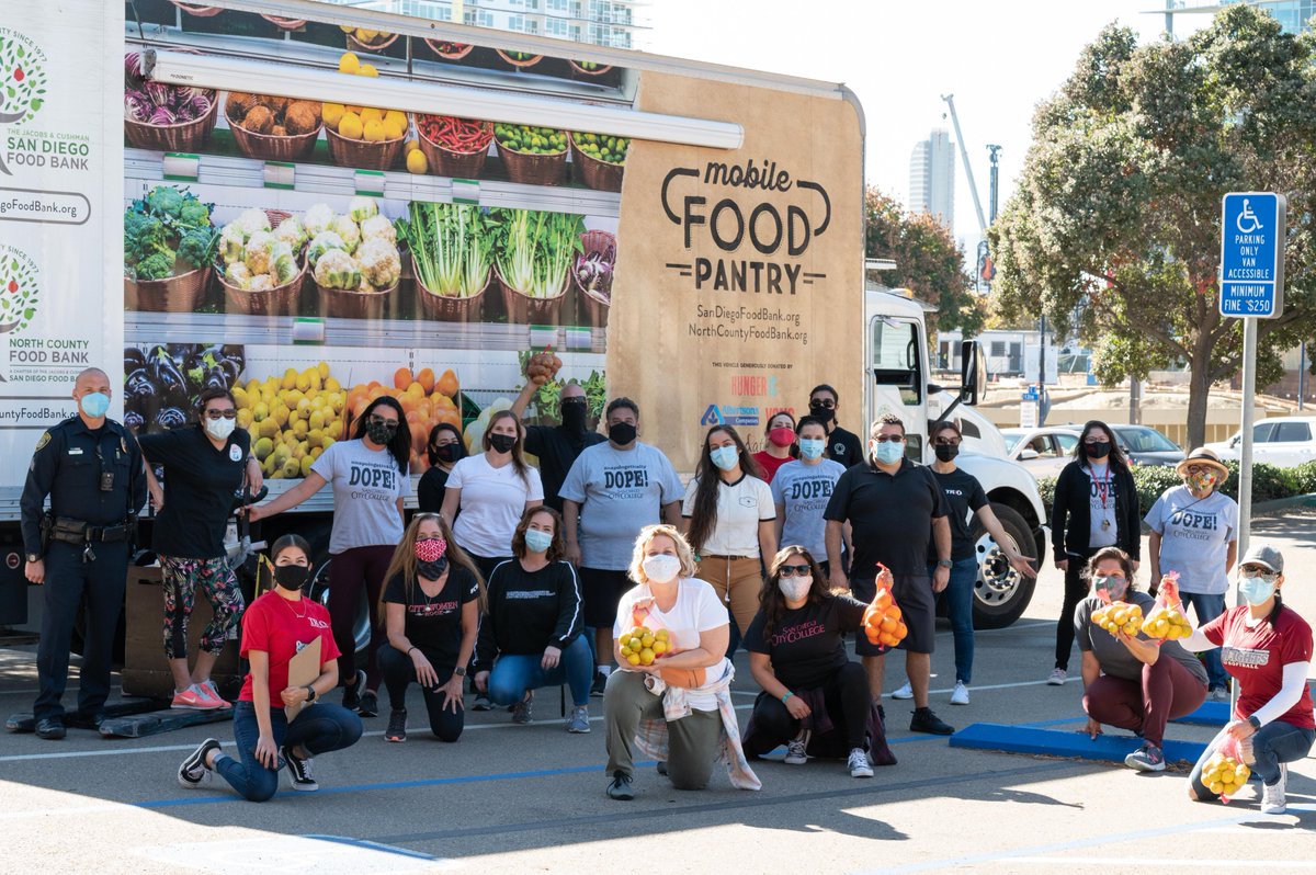 sdcitycollege's tweet image. Today, another great Hunger Action Day food distribution. Thank you to all our amazing volunteers!! We could not do it without you. #sharecity #iamcitycollege