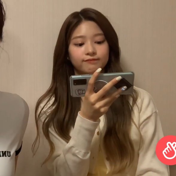 Kim minju as bread; a thread  #IZONE   #MINJU