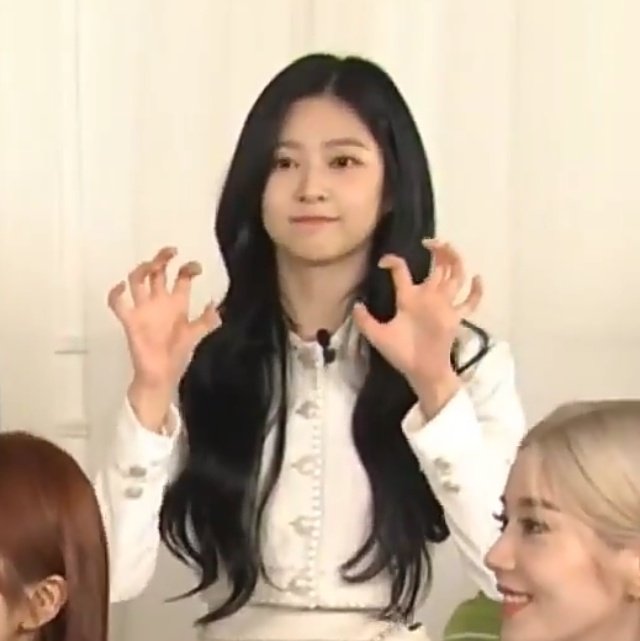 Kim minju as bread; a thread  #IZONE   #MINJU