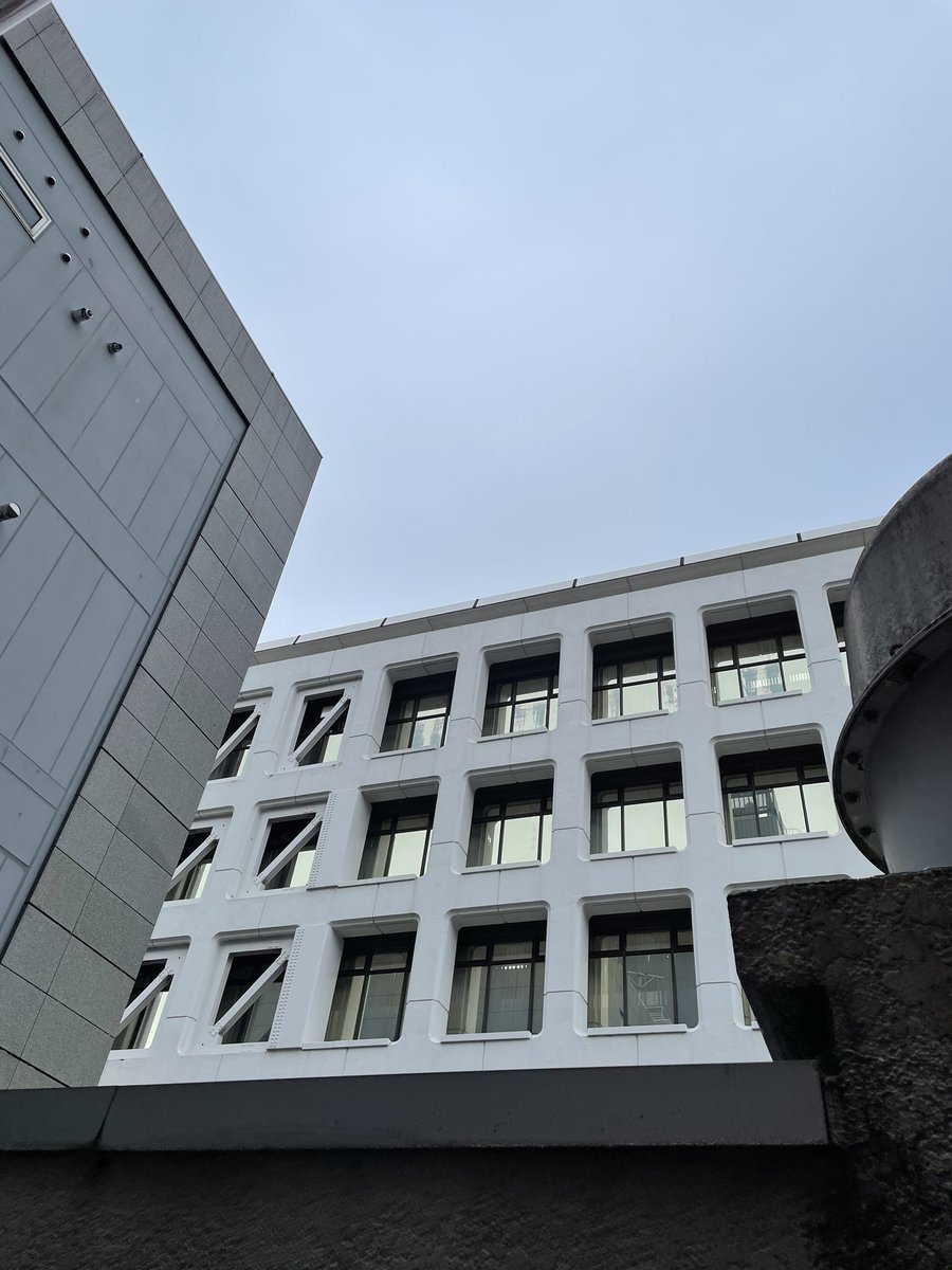 MYMuj38tBLhZeo2's tweet image. 東京今空☁️
先週より朝の電車の混み具合が緩和されてる気がしますね。
寒くはないんで、冬の東京はやっぱすごしやすい。