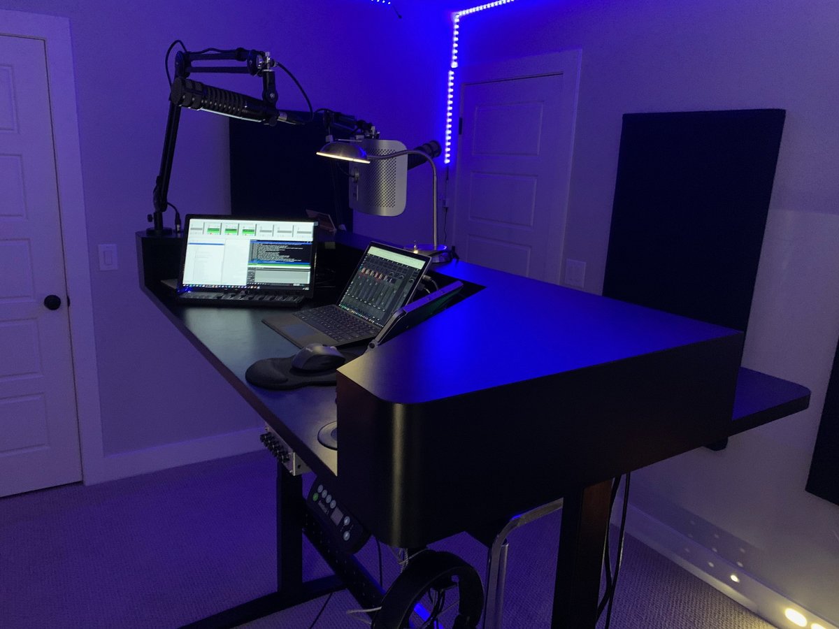 adamcurry's tweet photo. I present the “Podfather” Desk 
Thanks @wrightsmithatx ! https://t.co/BZvahAzDDv https://t.co/zAa79iNhuF
