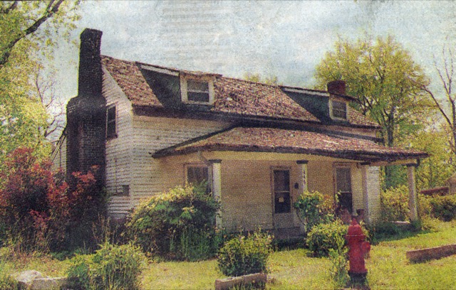 McLemoreHouse's tweet photo. On Lot 14 Harvey McLemore built a home for his family. 
His descendants lived there for 116 years.  In 2000, the African American Heritage Society of Williamson County restored Harvey McLemore's home and opened it as the McLemore House Museum. https://t.co/LuPszrmNSA https://t.co/nOmWcPGqJw