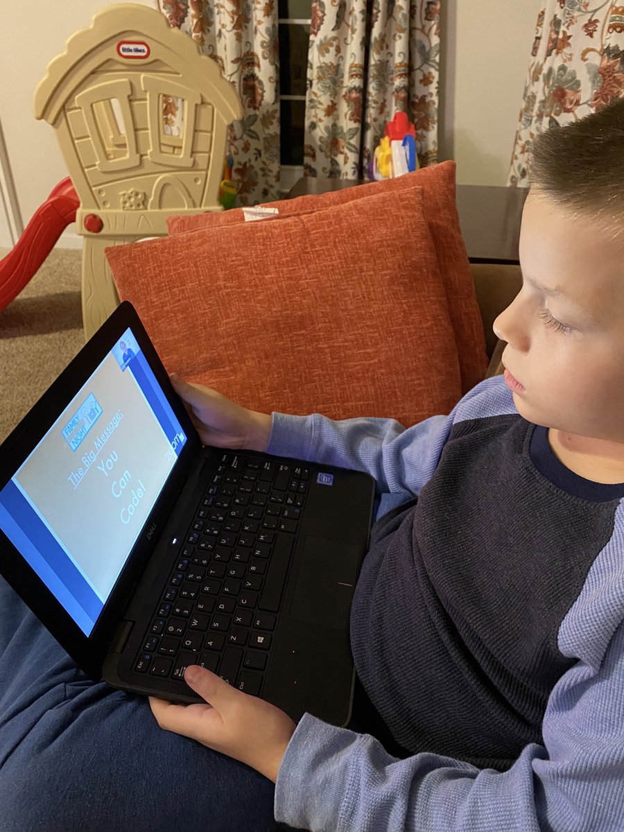 CurtisCares_OES's tweet image. @SMCPS_MD @smcps_supt It’s family coding night and the kids are ready to go! Otters and parents be sure to check your email for access 😊#familycodingnight