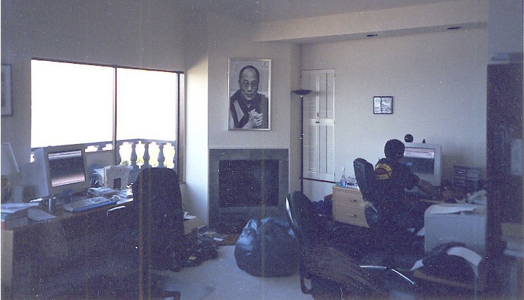 JonErlichman's tweet image. This was Salesforce’s first office.
Today, it has 54,557 employees.