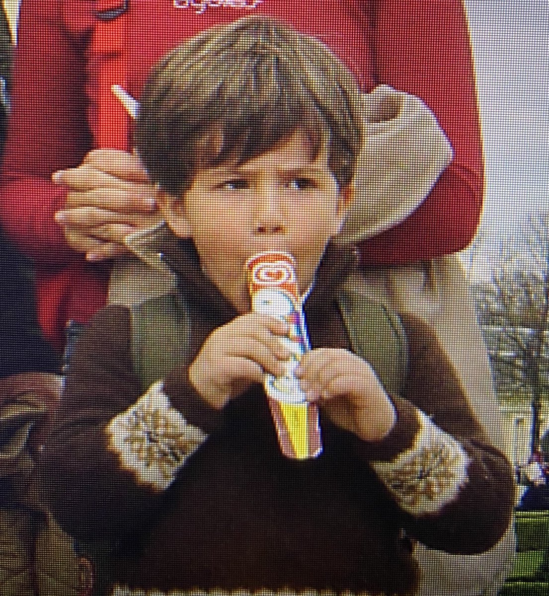 ToKeN_______'s tweet photo. Estoy viendo fotos antiguas y yo de pequeño estaba hecho un fashion icon la verdad https://t.co/qW3DKrWLsy