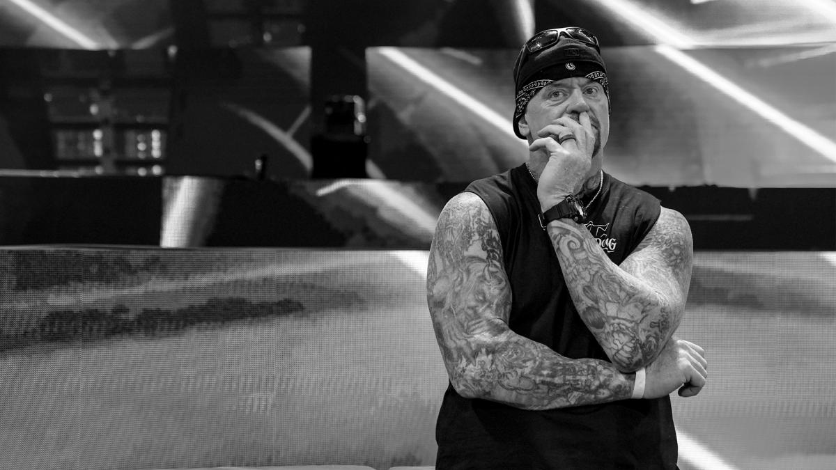 Check out our gallery of The @undertaker's Final Farewell at #SurvivorSeries! https://t.co/8Z8GdgMUlB https://t.co/rPhkRmJFqK
