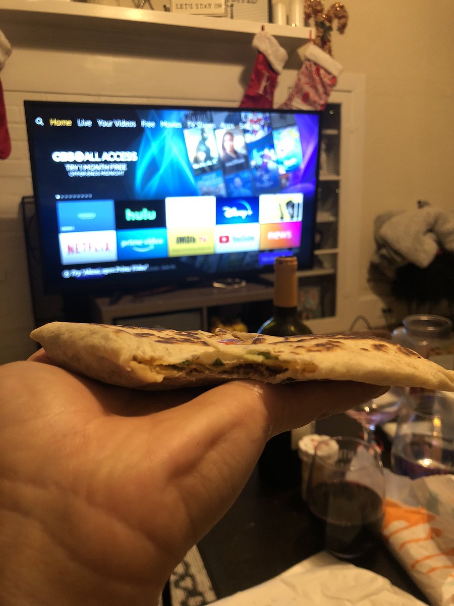 sjacksonnnn4's tweet photo. I think @tacobell was trying to tell me I didn’t need the whole Crunchwrap 😕 https://t.co/V6XVpKoEnc