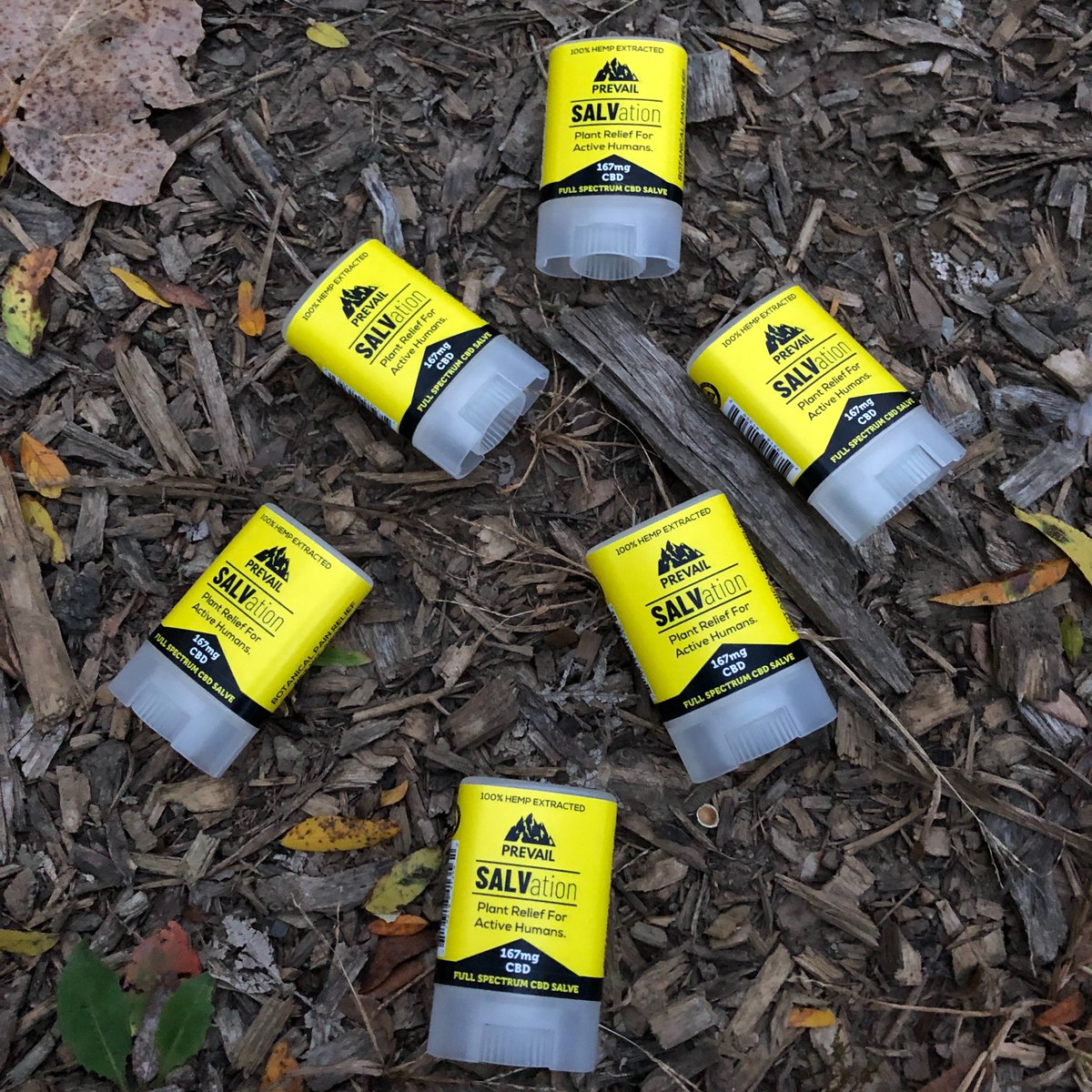 HenryHoward's tweet photo. Happy December, #runner friends. If you are looking for relief from your  #running injuries, check out @PrevailBotanic1. The #CBDsalve is safer than using NSAIDs. Use code HENRY20 for 20% off. https://t.co/TWxS3gaw72 
#weprevail #TeamPrevail #CBDheals #CBDwellness #runchat https://t.co/YSKAHsPUP8