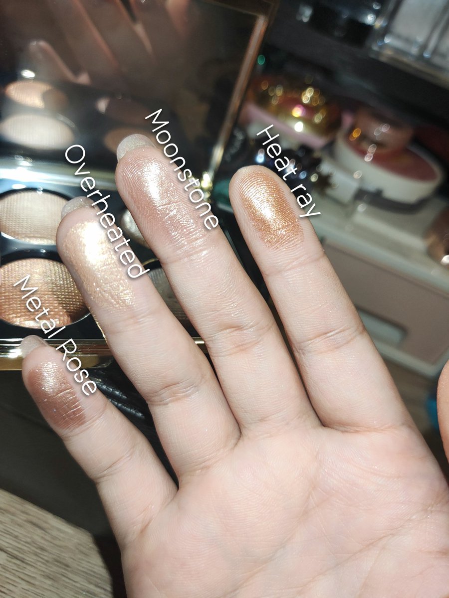 Anjoe09681265's tweet photo. พักไม่ได้เลย เพราะเจอ Limited ของ @BobbiBrown_TH  ออกมารัวๆ ล่าสุดเป็น #NiniCollection ขอสอย #LuxeEyeShadowQuad มาเล่นก่อนเพราะชอบ #LuxeShadow เป็นทุนเดิมอยู่แล้ว สอยมาในราคา2500บาท แต่ได้ถึง4สีคุ้มไม่ไหว เค้ารวมเฉดสีขายดีไว้ในนี้หมดแล้ว ดีงามมาก 
#กิเลศระงับได้ด้วยการซื้อแม่มเลย https://t.co/rzOxAmhNjU